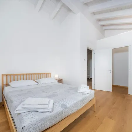 Guesthost - The House Of Antonietta